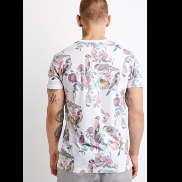 Forever 21 Men flowers ๐ & birds ๐ฆ print tee - Picture 2 of 3